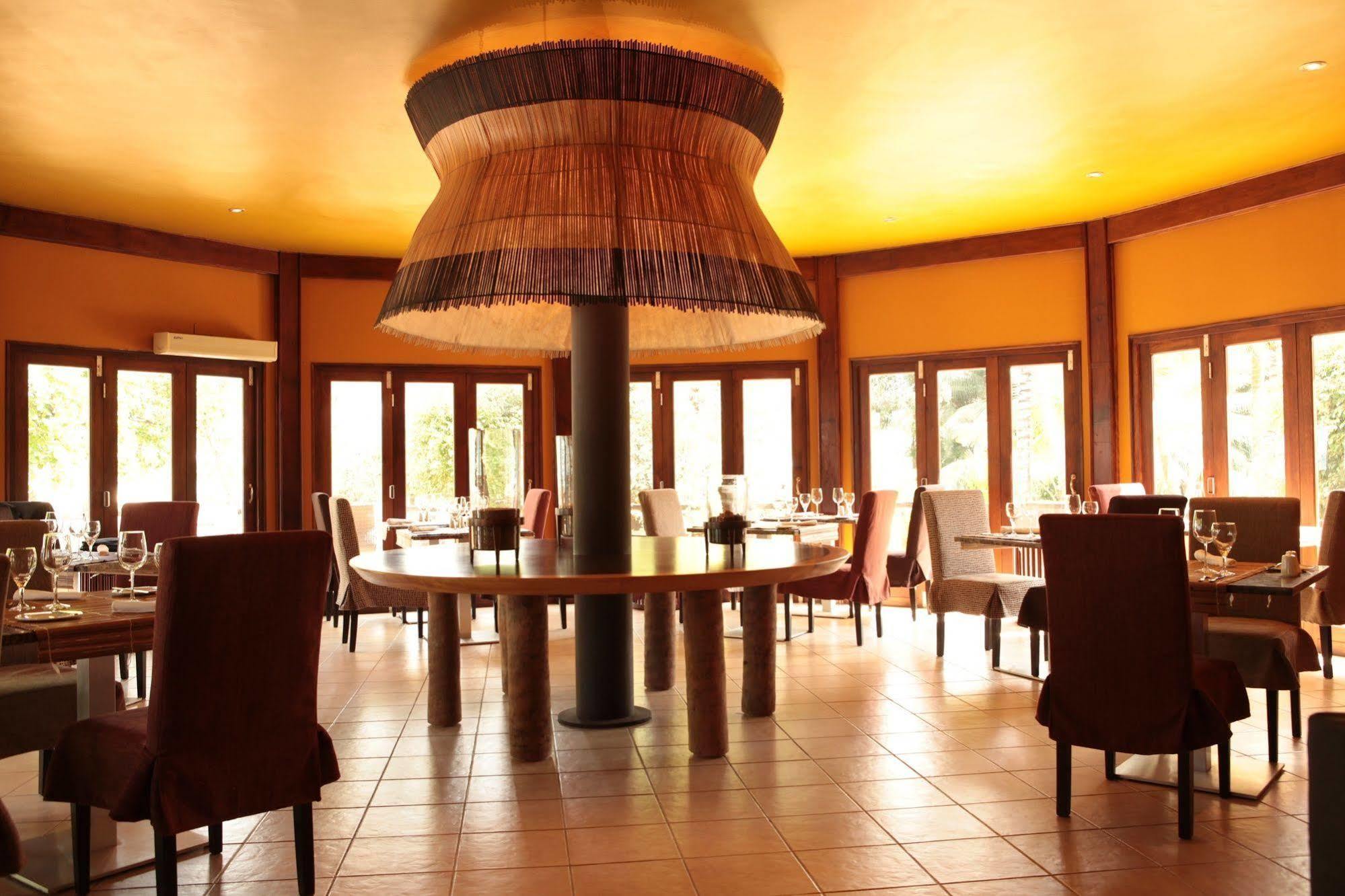 Omali Sao Tome Hotel Ngoại thất bức ảnh