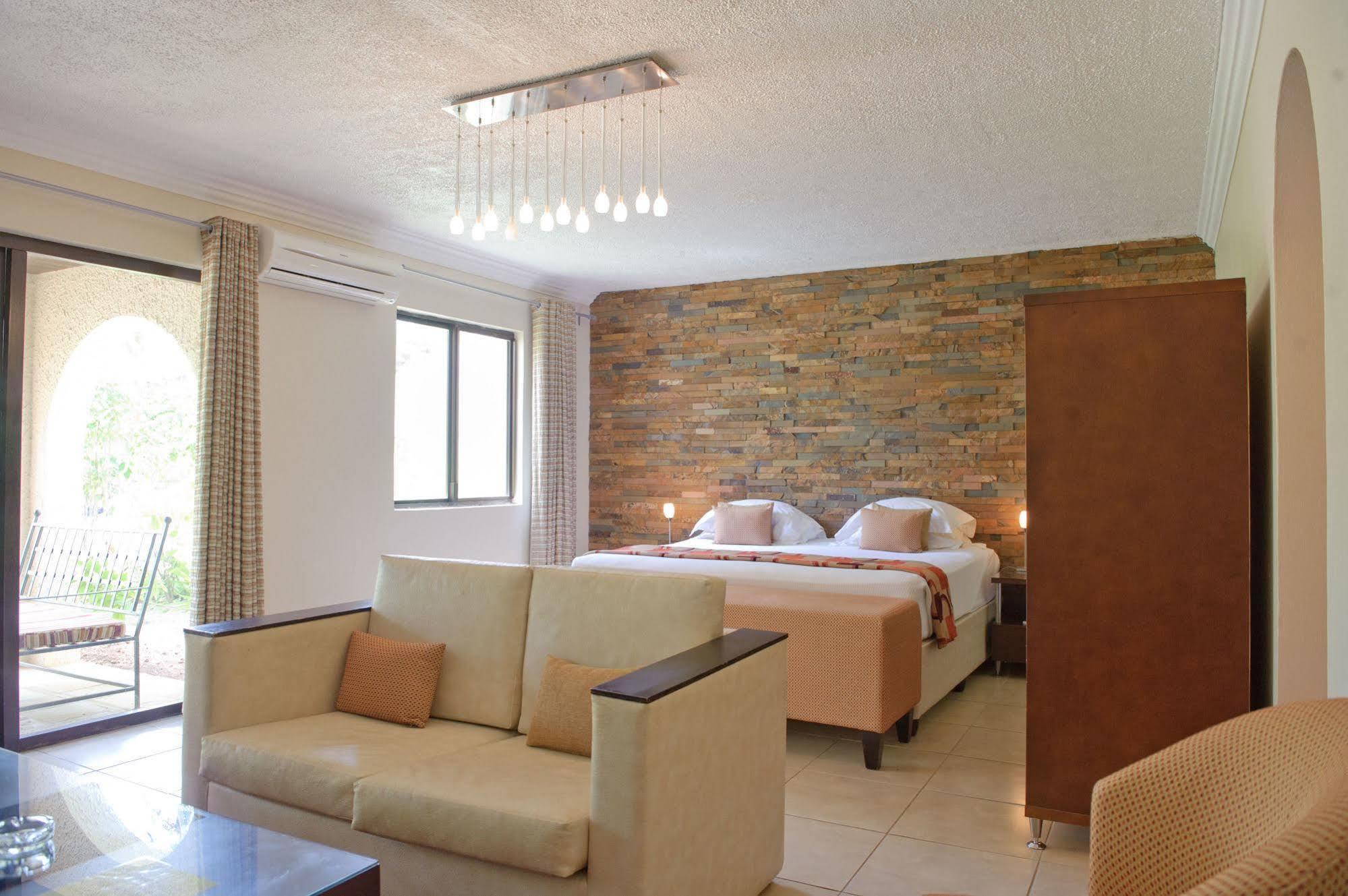 Omali Sao Tome Hotel Ngoại thất bức ảnh